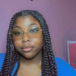 Meet your Posher, Enashia